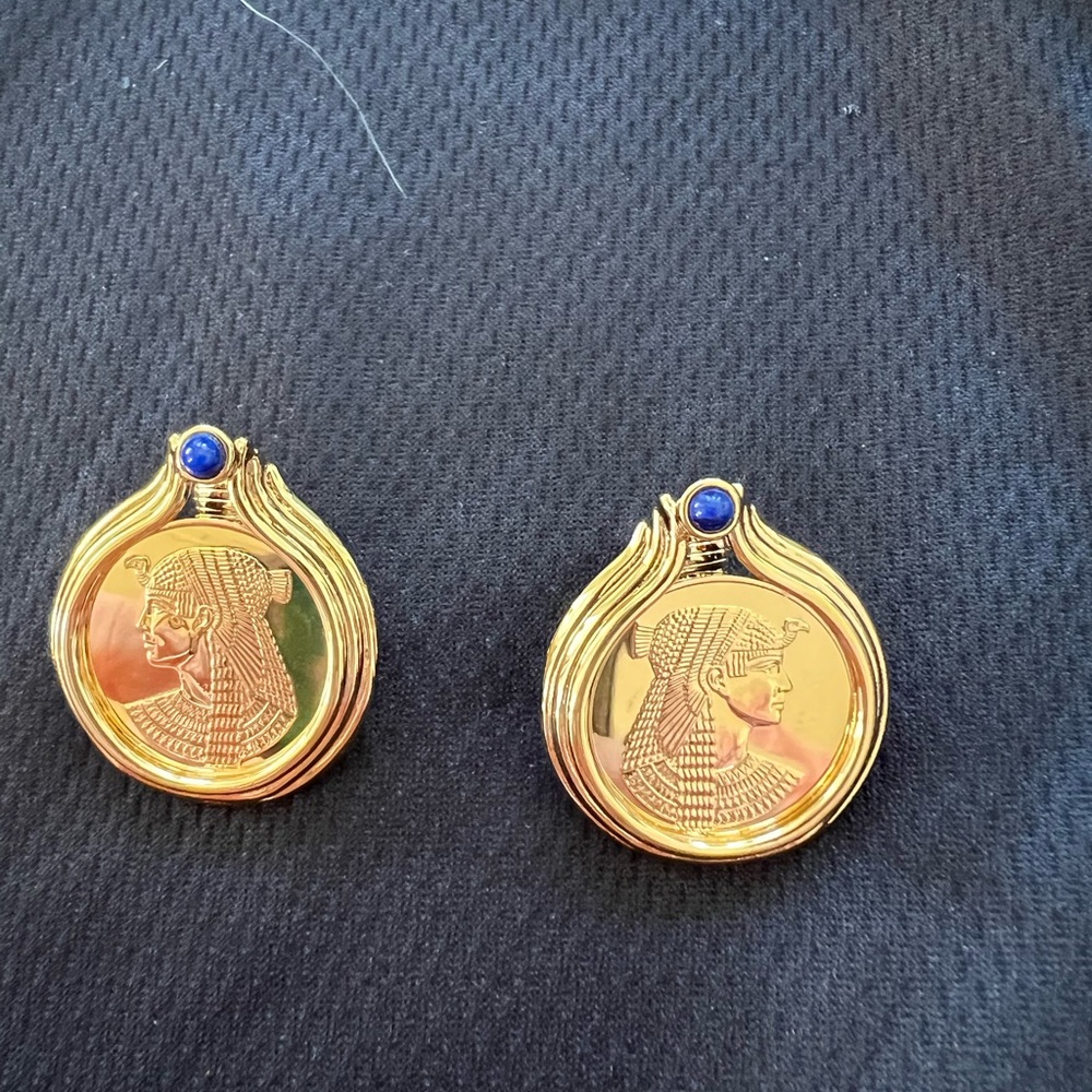 The Franklin Mint Beauty Queen Cleopatra Yellow Gold Plated Accent Cut Blu Lapis